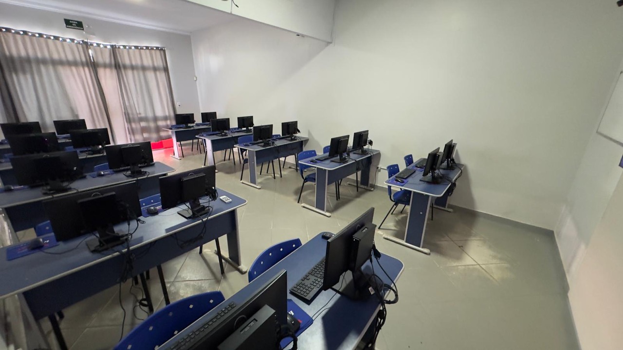 InfoFast Canaã dos Carajás — Laboratório