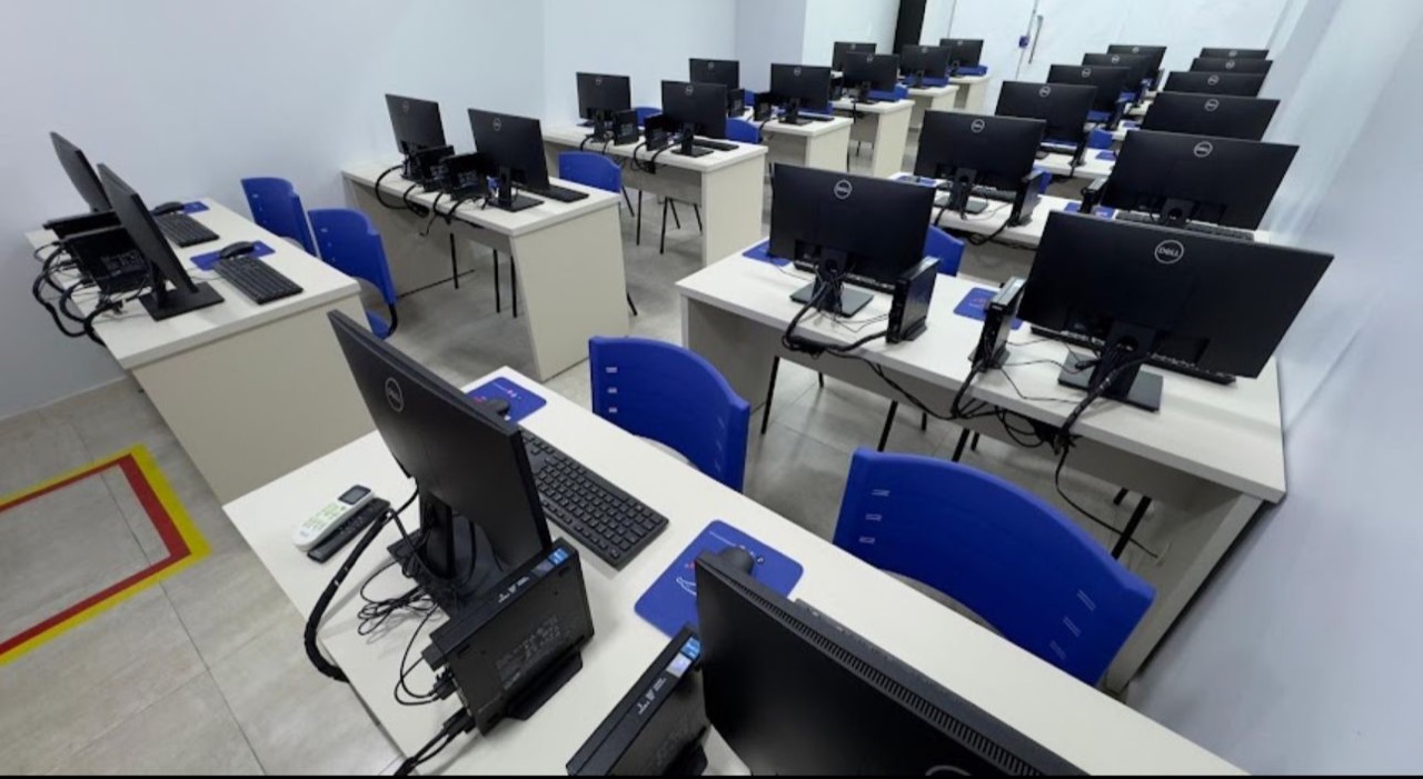 InfoFast Imperatriz — Laboratório